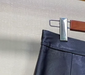 Naiste-Line Mini Jupe Must Plisseeritud Faux Lester Nupud Uus 2021 Daamid Mood Lühikesed Seelikud